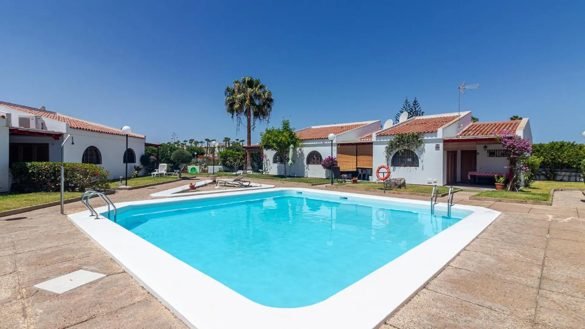 Flatguest Tabaibales - Pool - Terrace - 3Bdr contacts